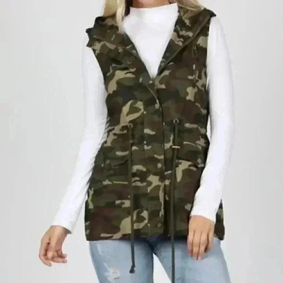 Zenana Outfitters Vest Women Medium Camouflage Hooded EUC - Picture 1 of 14